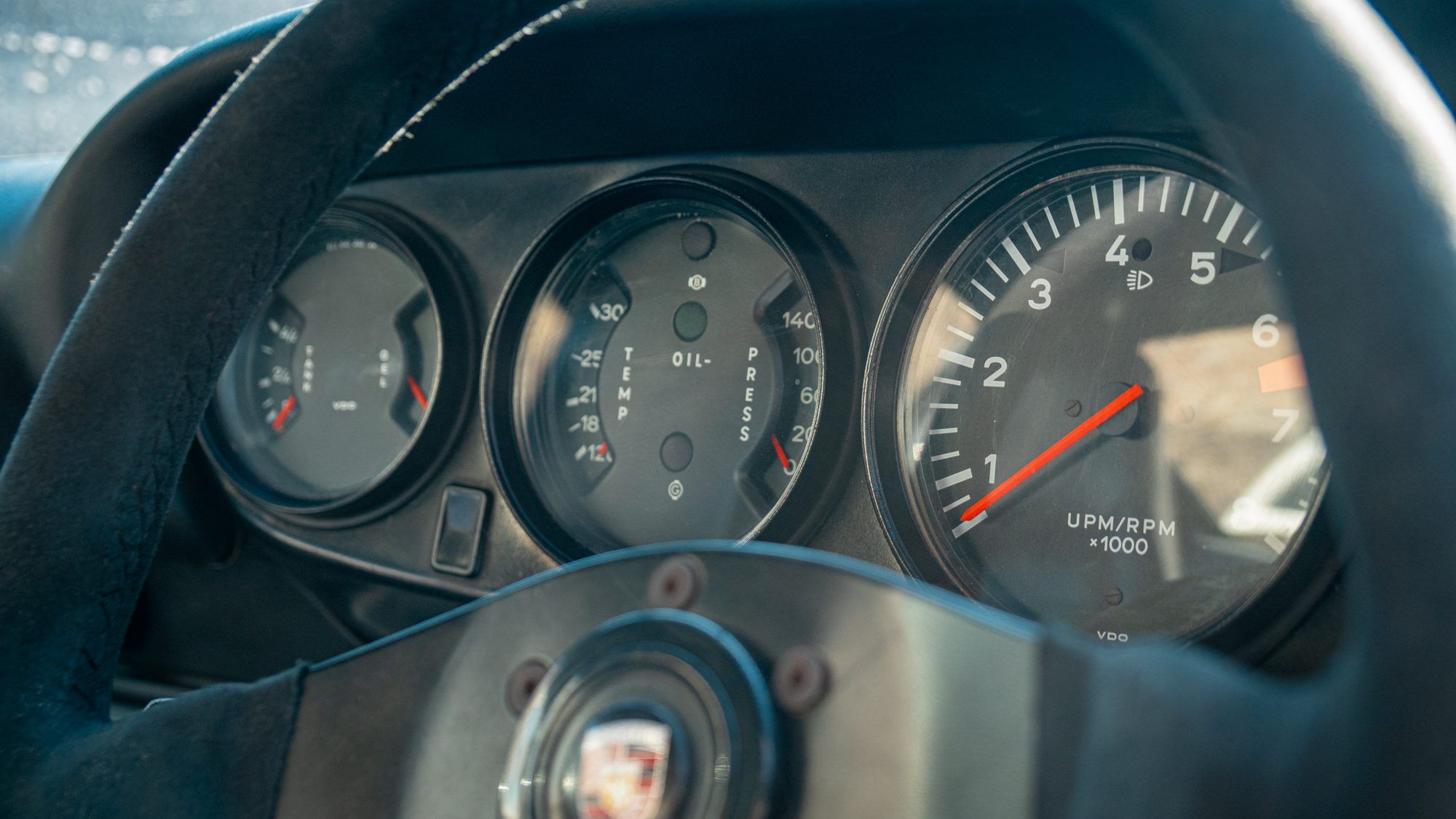 Instrument cluster of a classic Porsche 911