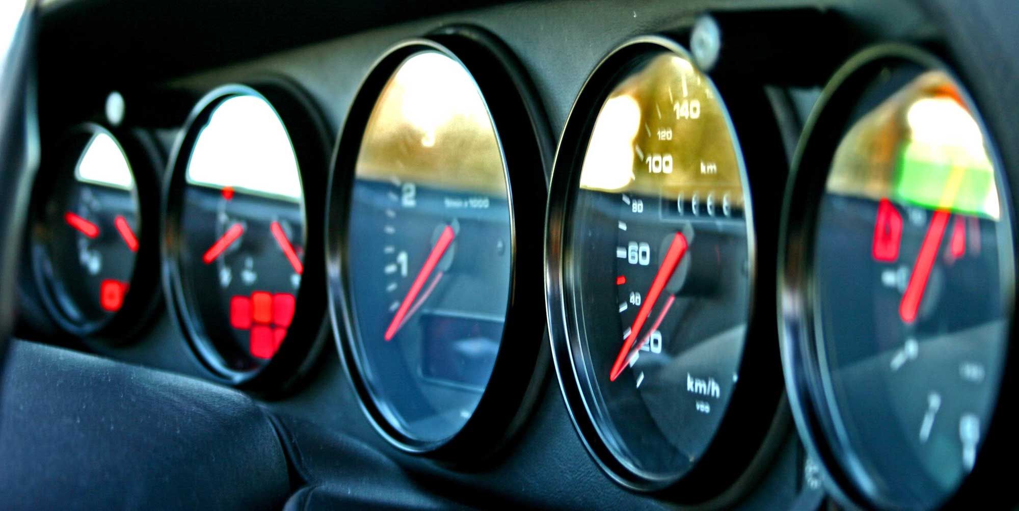 Instrument dials of a classic Porsche 911